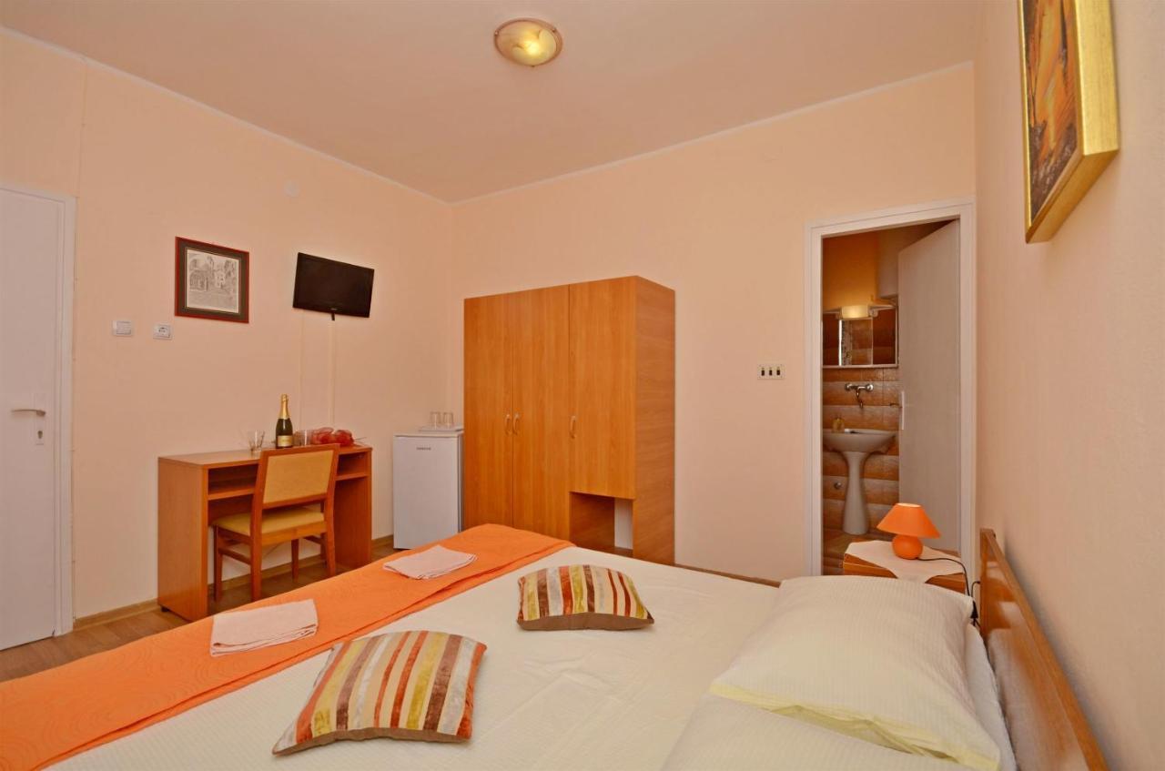 Apartment And Room Ivica Vodice Buitenkant foto
