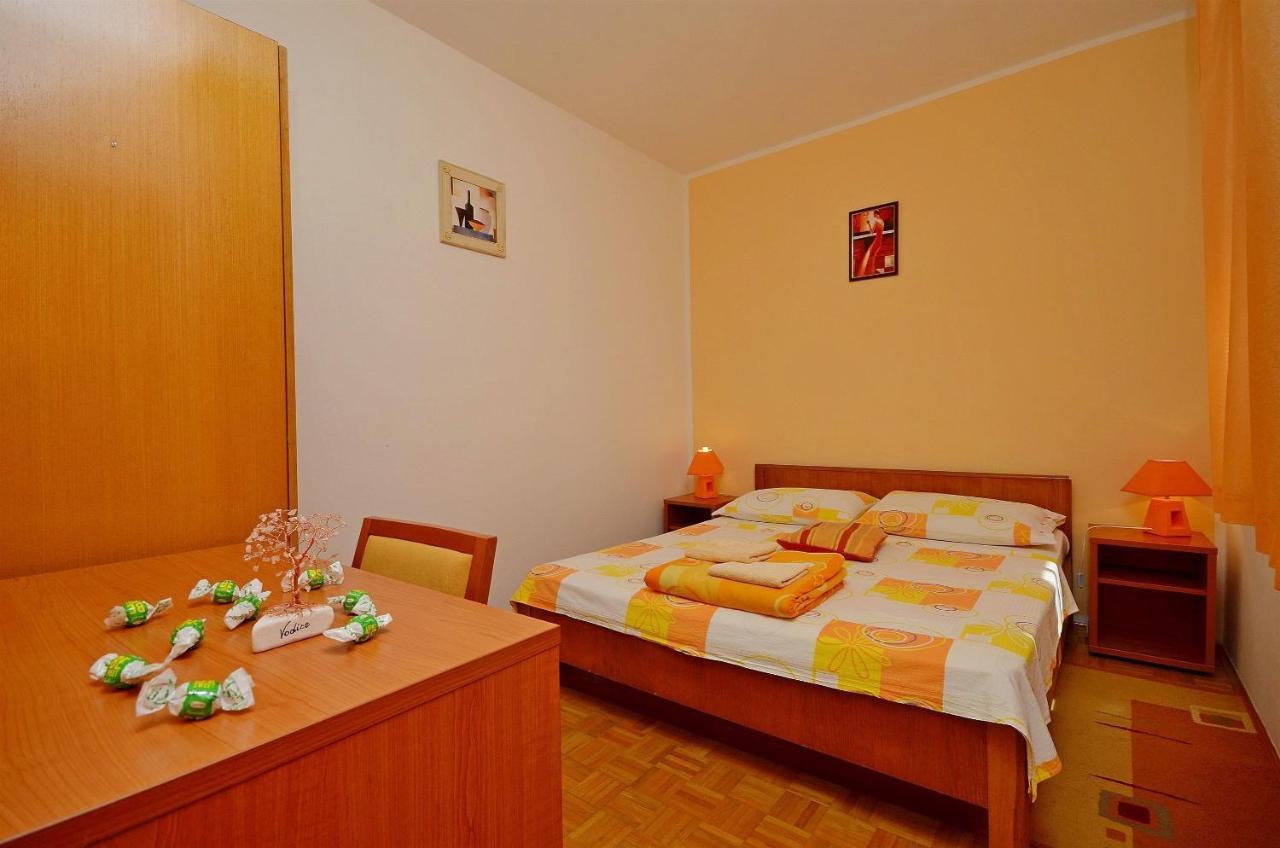 Apartment And Room Ivica Vodice Buitenkant foto