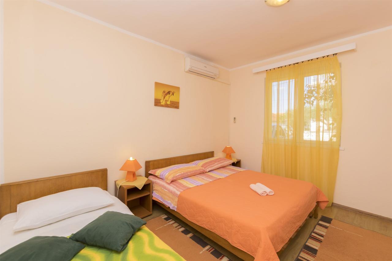 Apartment And Room Ivica Vodice Buitenkant foto